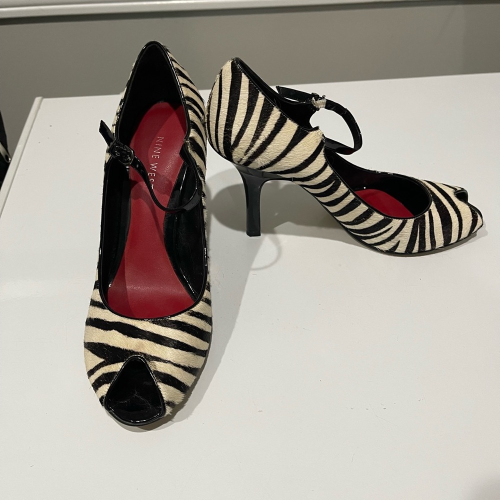Lovely peep toed Nine West zebra heels